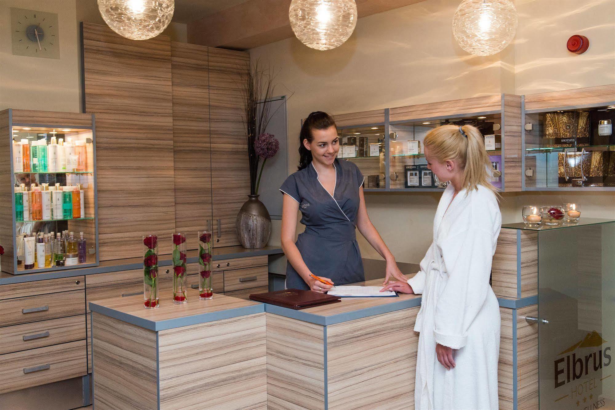 Elbrus & Wellness Hotel 3*